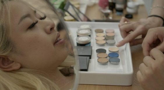 VIDEO | Documentarul „Toxic Beauty”, despre cum ne îmbolnăvesc cosmeticele fără să știm