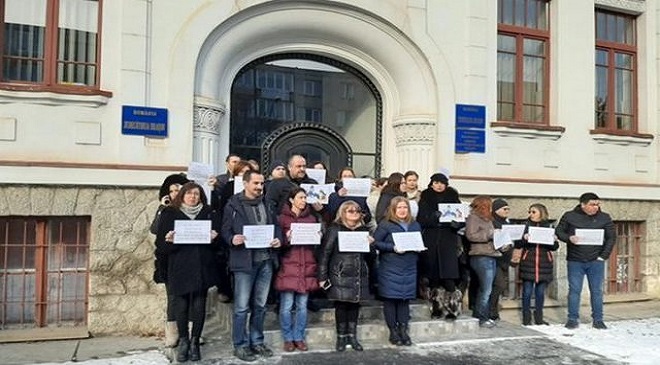 Magistraţii români au protestat în semn de solidaritate cu colegii lor polonezi hărţuiţi de puterea politică din Varşovia