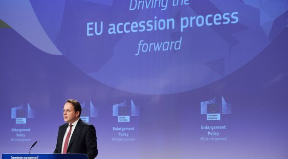 La Bruxelles o nouă strategie privind lărgirea UE