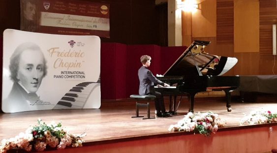 Recital de pian în Stagiunea de marţi seară