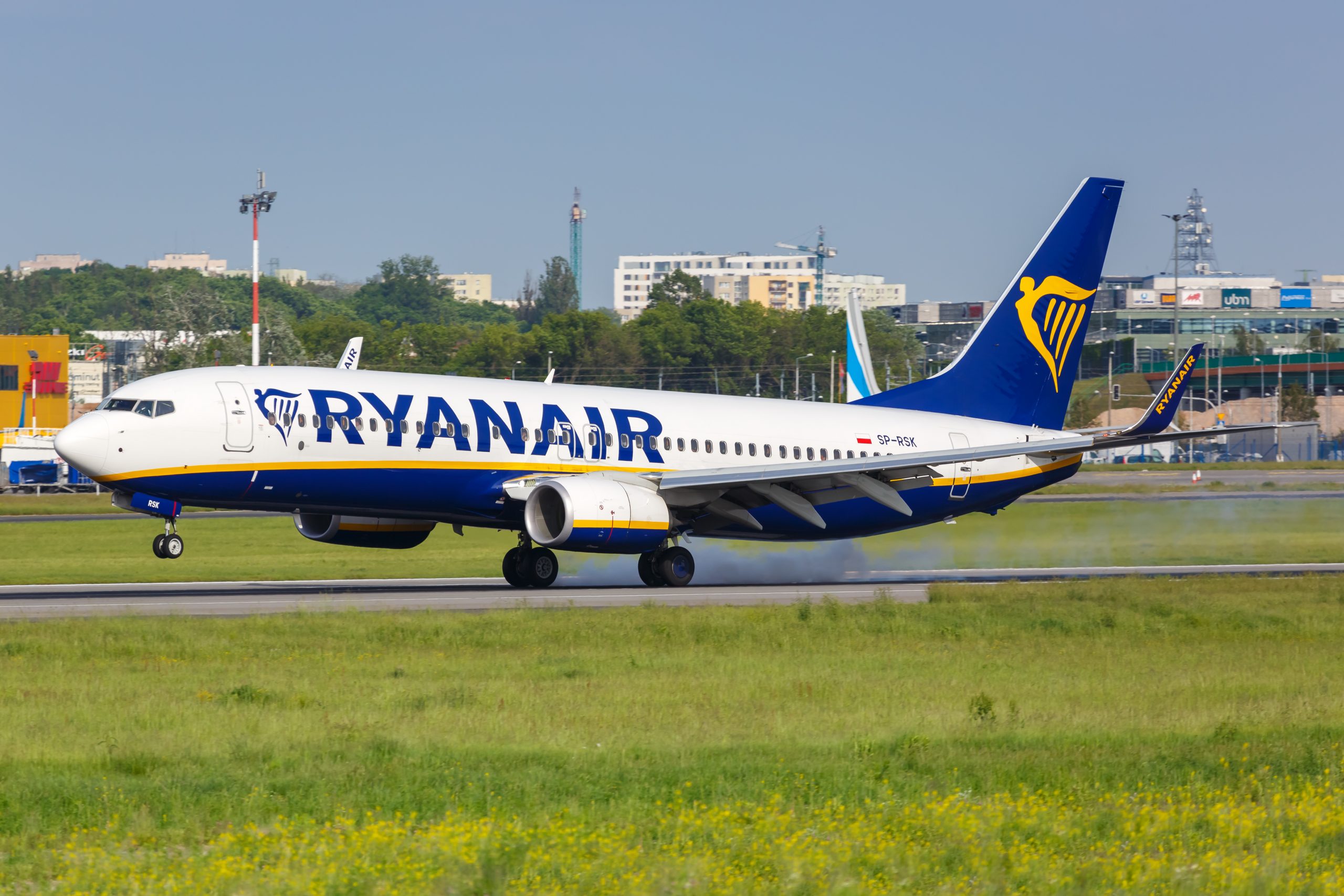 Rayanair suspendă zborurile pe relația cu Italia