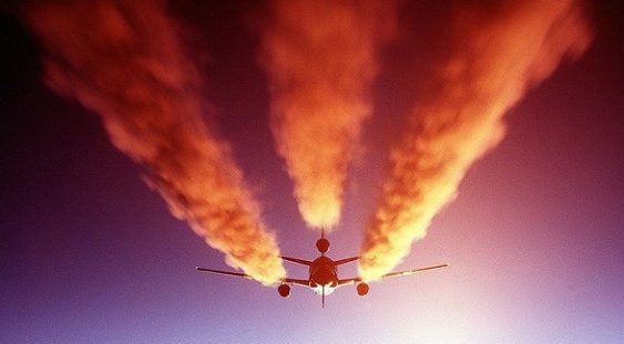 Companiile aeriene ard mii de tone de combustibil cu avioanele goale din cauza coronavirusului. Ce sunt “zborurile fantomă” şi de ce au loc
