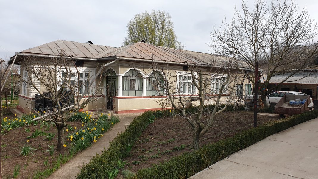 Minunile pandemiei: cum a ajuns o bucătăreasă din Giurgiu să câștige un contract de 12 milioane de euro pentru măști de protecție