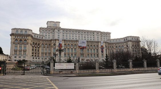 Mașinile nu vor mai avea acces în weekend-uri în Centrul Bucureștiului