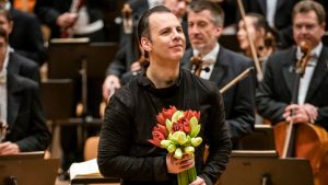  Mari interpreți/Mari Compozitori: Teodor Currentzis