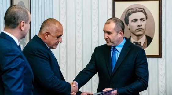 Premierul Borisov îl acuză pe președintele Radev că îl spionează cu drone în dormitor
