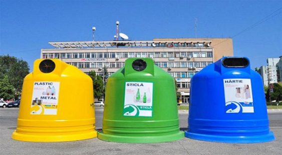 Proiect: Autoritățile din București, obligate să colecteze deșeurile minim pe două fracții