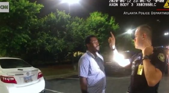 Polițistul din Atlanta care l-a împușcat în spate pe Rayshard Brooks, pus sub acuzare pentru crimă