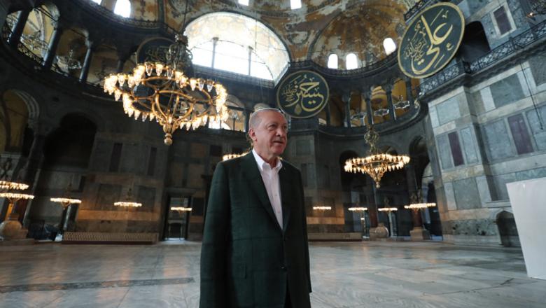 Catedrala Sfânta Sofia va redeveni de astăzi moschee