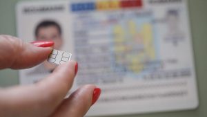  Românii vor putea folosi buletinul electronic cu cip
