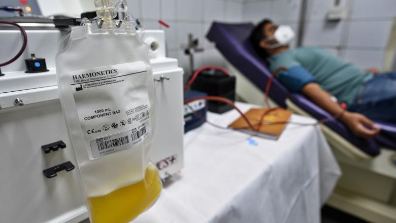 Statul schimbă regulile pentru pacienții vindecați de covid care vor să doneze plasmă