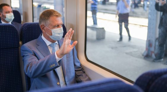 Iohannis a testat trenul care merge la Otopeni