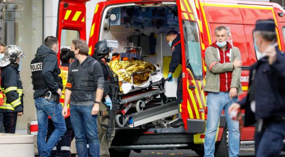 Val de atacuri teroriste împotriva Franței