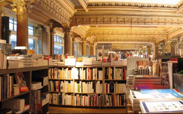 În Belgia, cartea a fost clasificată drept ”bun esenţial” pentru ca librăriile să poată rămâne deschise pe perioada lockdown-ului