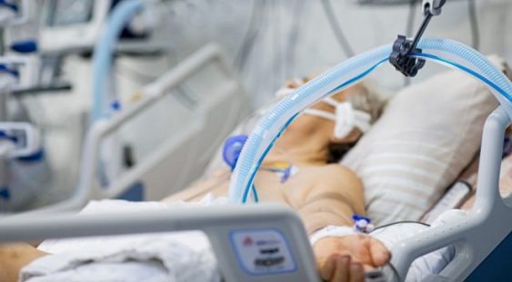 O femeie de 65 de ani a fost dezintubată din greșeală la Spitalul Victor Babeș din Capitală
