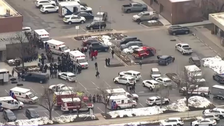 Un bărbat înarmat cu un pistol a intrat într-un supermarket din Colorado și a omorât zece oameni