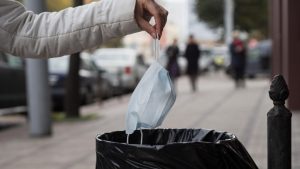 ZjY3NzUxOTc1Nzk0OTlhZDllNzQ0M2I0MTA3MWRj.thumb_-300x169 Purtarea măștii în aer liber nu mai este obligatorie în Israel