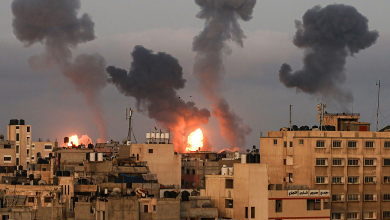 Noi bombardamente în Gaza. Hamas a lansat 110 rachete