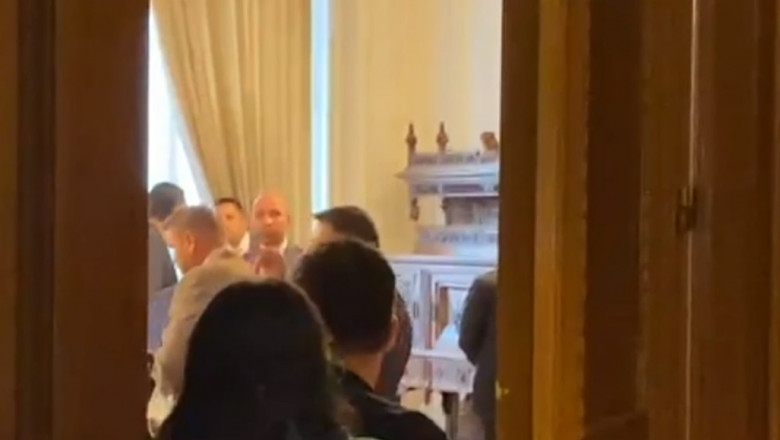 Petrecere la Parlament de ziua lui Ludovic Orban, cu invitați fără mască