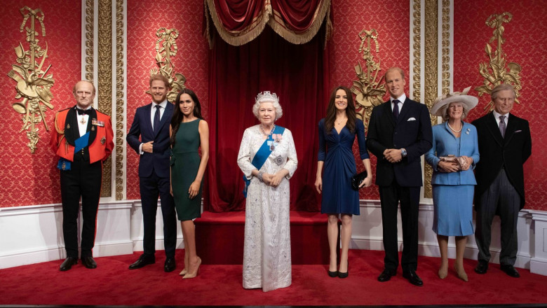 Figurile de ceară ale lui Harry și Meghan Markle, de la Madame Tussauds din Londra, au fost separate de cele ale familiei regale