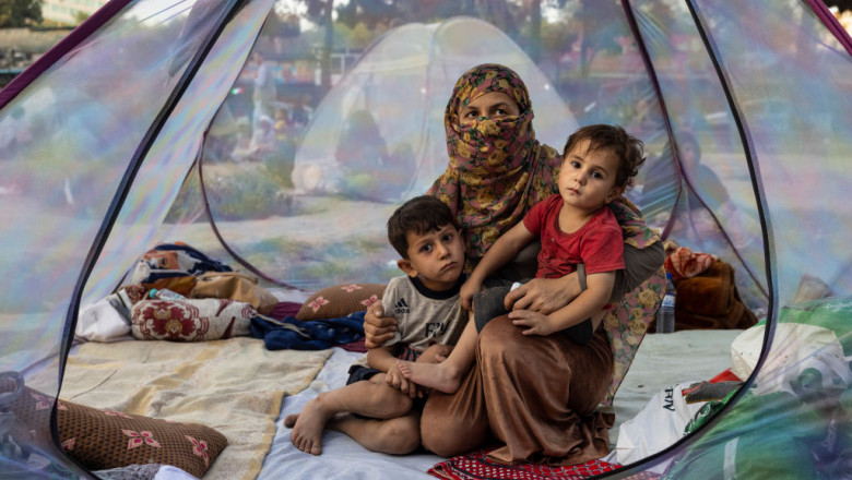 Peste un milion de copii sunt în pericol să moară de foame în Afganistan