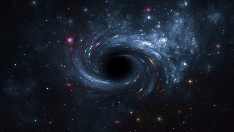 3 găuri negre supermasive din 3 galaxii fuzionează într-un nucleu galactic