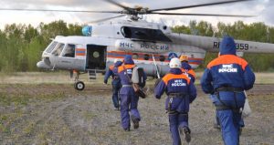 vertolet-mi-8-na-kamchatke-sovershil-zhestkuyu-posadku-v-gotovnosti-k-vyletu-bort-mchs-so-spasatelyami_1628722625234185958__800x800-1920x1020-c-default-300x159 Un elicopter rusesc cu 16 persoane la bord s-a prăbușit în Kamceatka