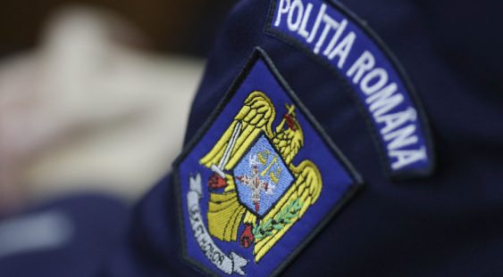 Polițiștii au reținut 744 de permise de conducere