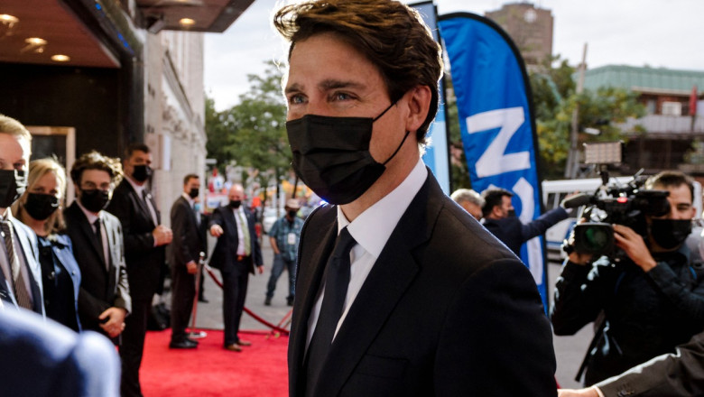 Premierul canadian Justin Trudeau, atacat cu pietre în timpul unei vizite electorale la o fabrică de bere