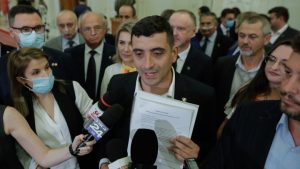  USR PLUS semnează moțiunea de cenzură inițiată de AUR