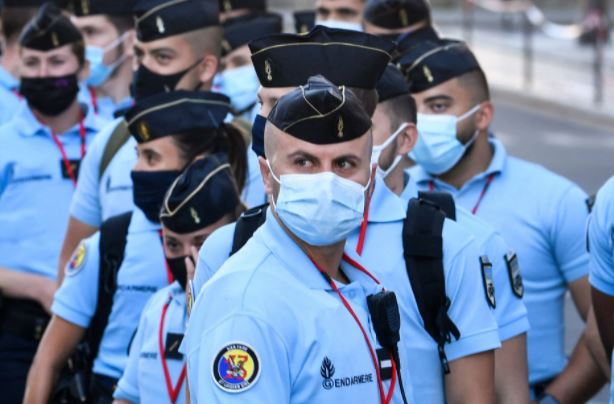 Fost polițist francez, recunoaște în biletul de sinucigaș: Am fost criminal în serie și violator
