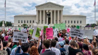 Curtea Supremă a SUA a anulat dreptul la avort al femeilor