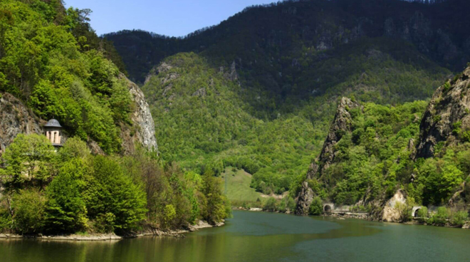Pe Valea Oltului se va circula cu restricții începând de luni