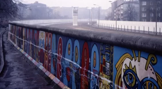 Un fost ofițer Stasi este pus sub acuzare pentru uciderea unui bărbat la Zidul Berlinului în 1974