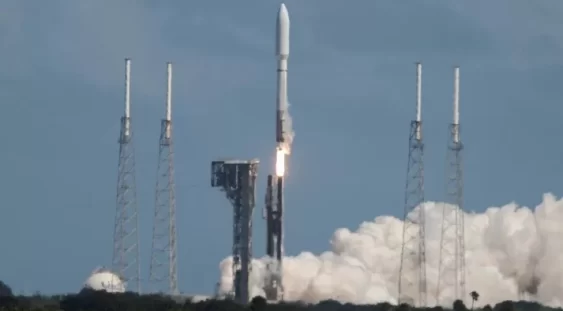 Jeff Bezos intră în cursa internetului prin satelit cu Proiectul Kuiper