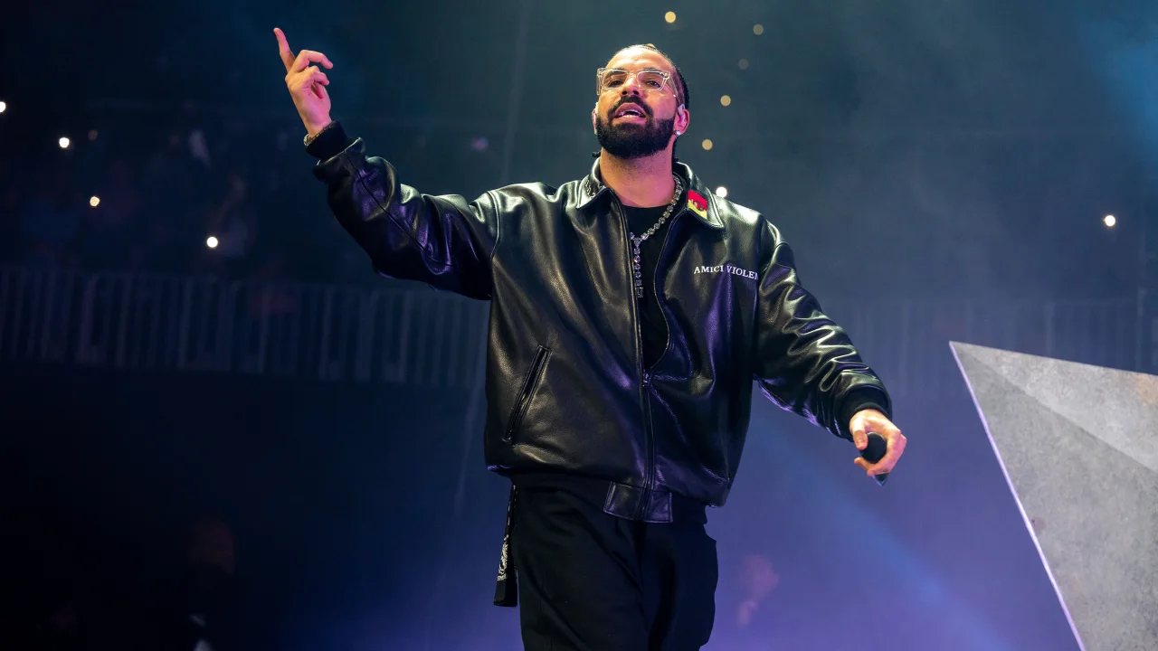 Drake în conflict cu Pet Shop Boys după ce a folosit refrenul unui hit al lor fără drept
