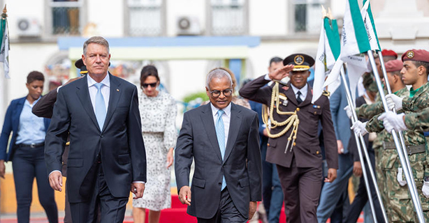 Președintele Iohannis încheie turneul său african cu o vizită oficială în Senegal