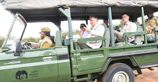 Președintele Iohannis merge împreună cu soția în Zanzibar
