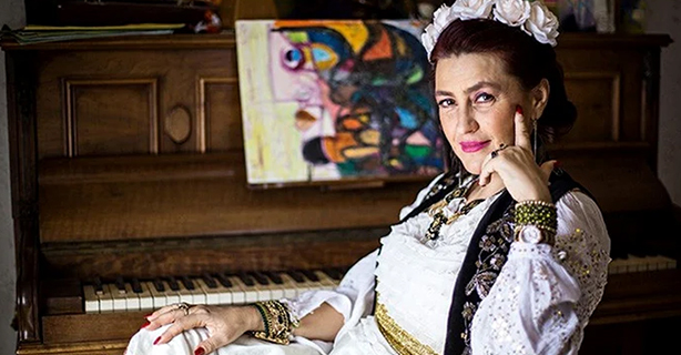 Actrița și cântăreața Rona Hartner a murit la vârsta de 50 de ani Actrița și cântăreața Rona Hartner a murit la vârsta de 50 de ani