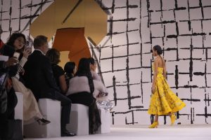 1-4-300x200 Glamour și eleganță la prezentarea Dior Haute Couture Spring-Summer 2024