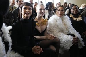 13-300x200 Glamour și eleganță la prezentarea Dior Haute Couture Spring-Summer 2024