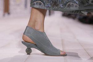 2-4-300x200 Glamour și eleganță la prezentarea Dior Haute Couture Spring-Summer 2024