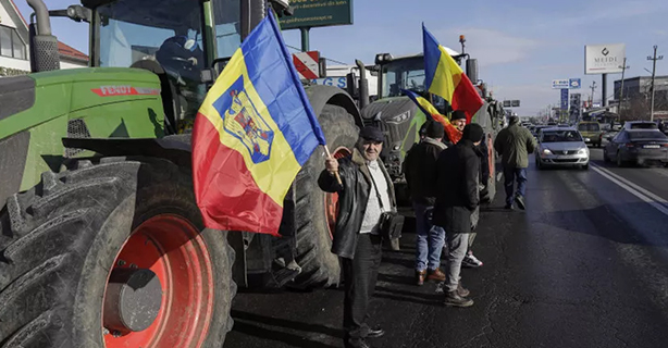 Fermierii nu renunță la proteste
