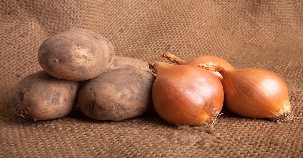 Depozitarea corectă a cartofilor și cepei pentru o prospețime îndelungată
