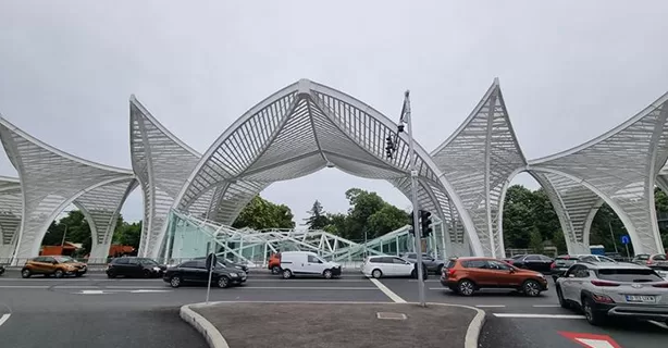 5,3 milioane de Euro a cheltuit primarul Daniel Băluță (PSD) pentru „Porta Eroilor”