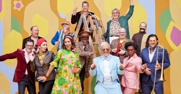 Pink Martini va concerta la Braşov, pe 20 iulie