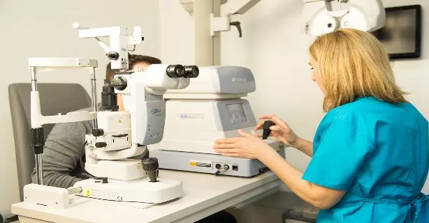  Aproximativ 100.000 de persoane din România suferă de orbire