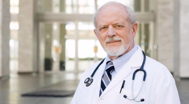 Ministerul Sănătății propune creșterea vârstei de pensionare a medicilor la 70 de ani