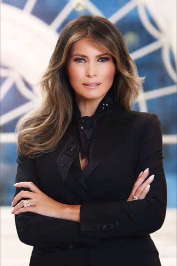img_0697-354x530 Melania Trump: O imagine oficială între putere și mister