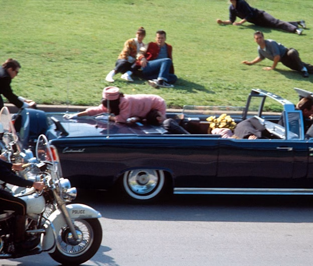 FBI descoperă 2.400 de noi dosare despre asasinarea lui JFK